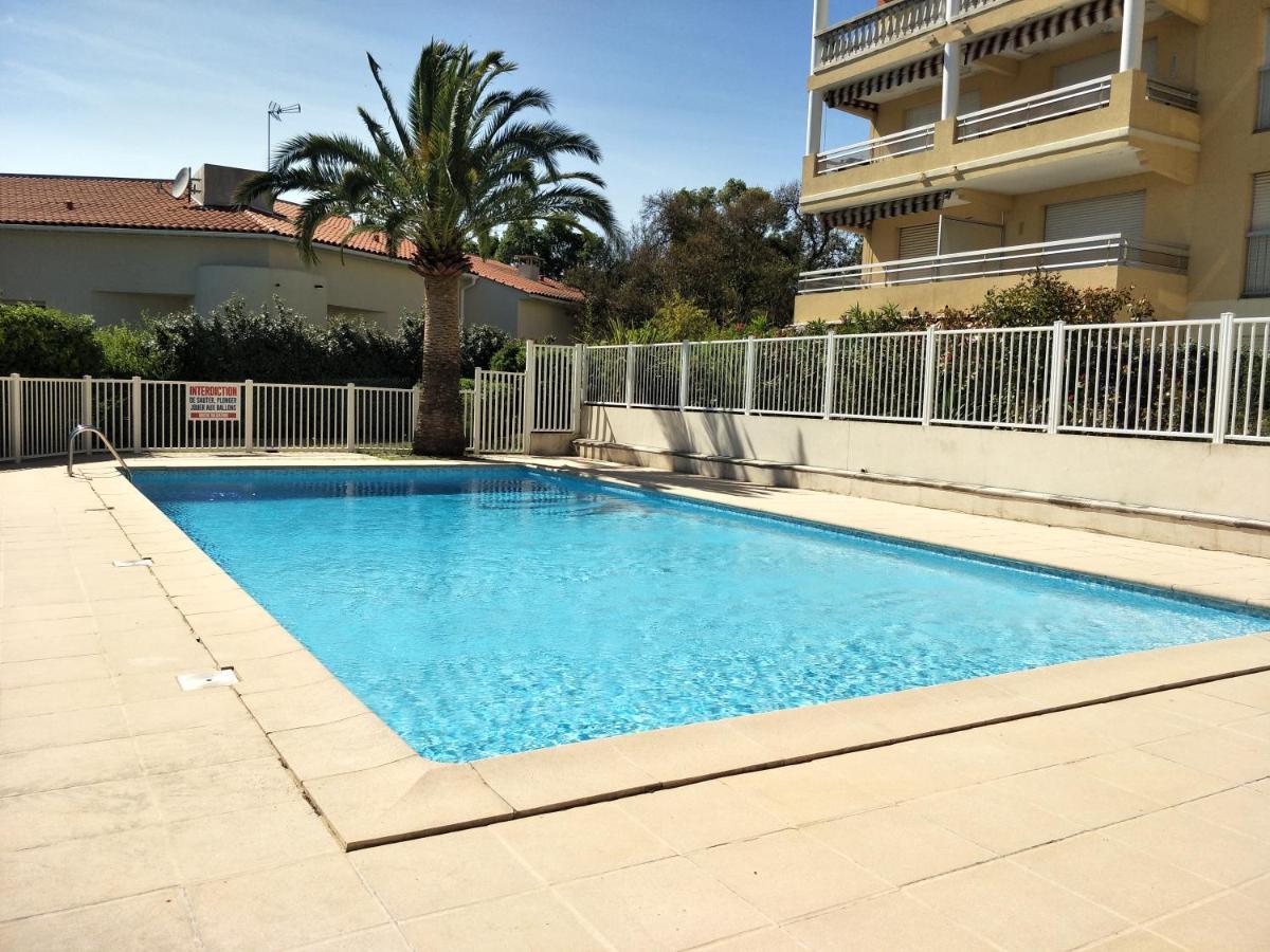 Appartement Face A La Plage Сен-Рафаель Екстер'єр фото