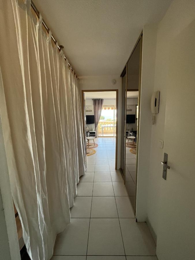Appartement Face A La Plage Сен-Рафаель Екстер'єр фото